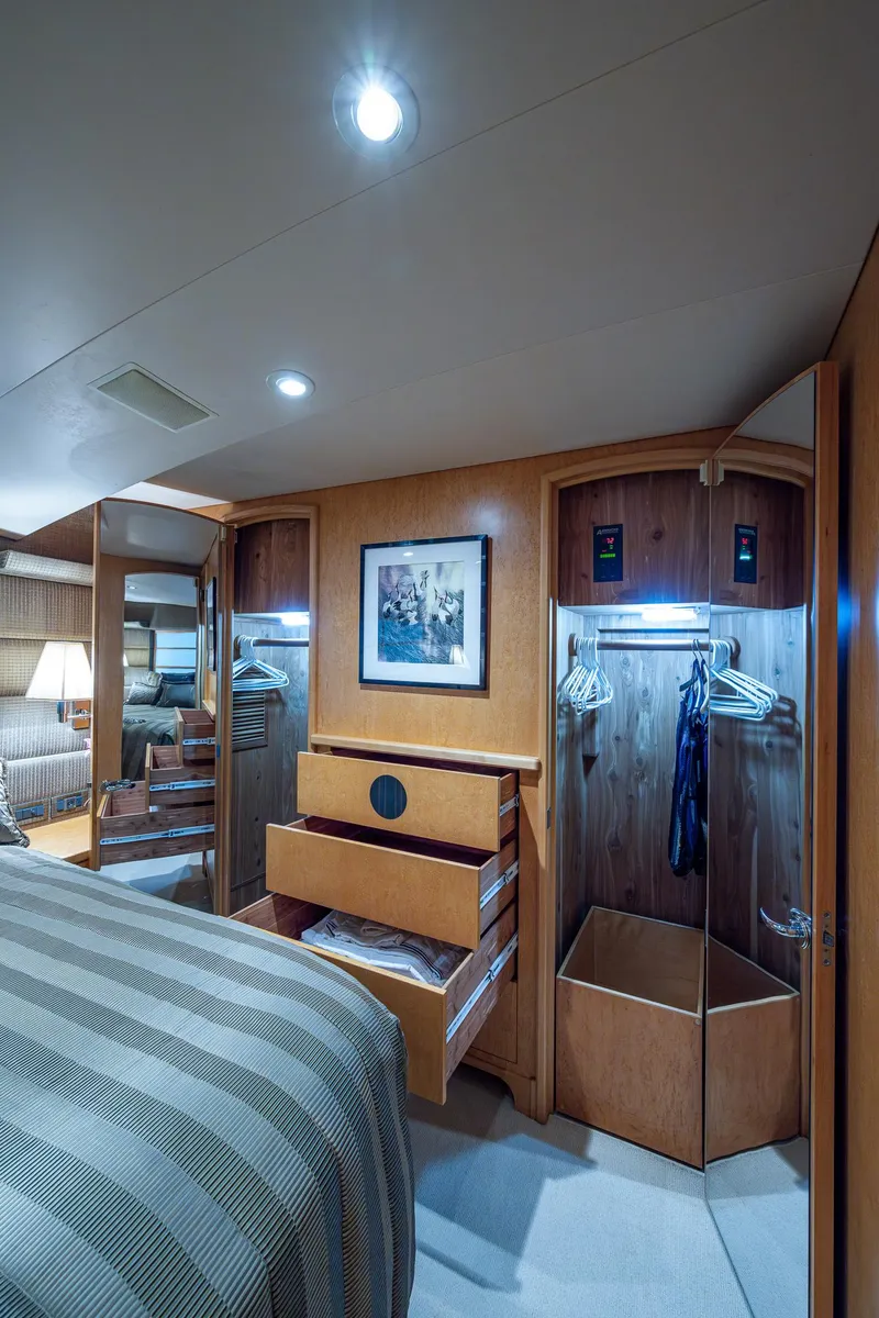 Slide: The Image of Amer Custom Enclosed Flybridge 2001 - 51