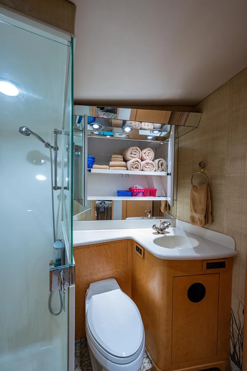 Slide: The Image of Amer Custom Enclosed Flybridge 2001 - 64