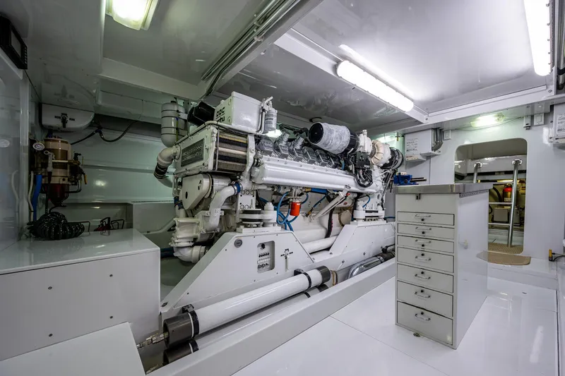 Slide: The Image of Amer Custom Enclosed Flybridge 2001 - 72