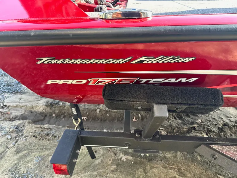 Slide: The Image of 2019 Tracker TXW175 Tournament Edition boat with "Pro 175 Team" branding on red exterior. - 10