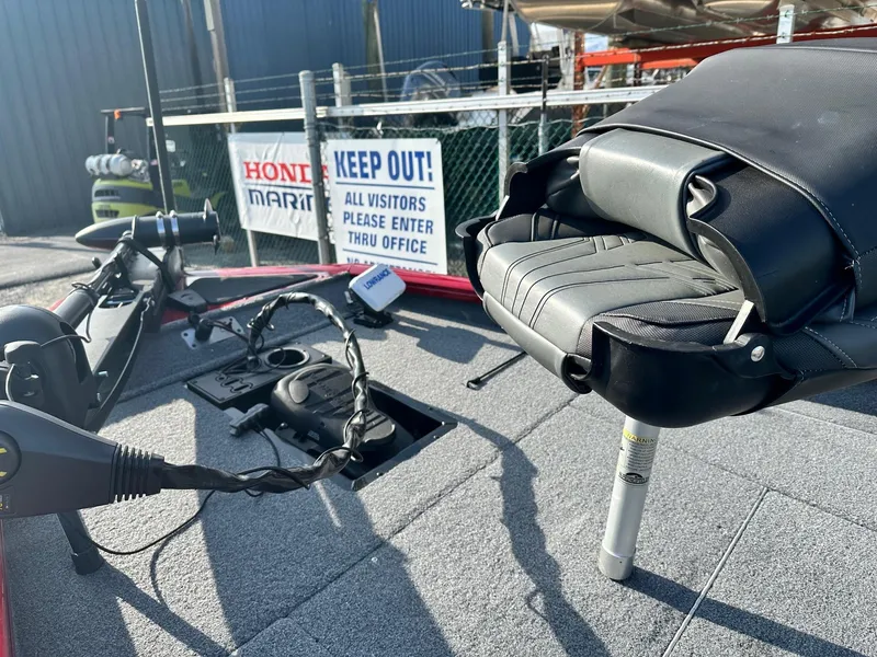 Slide: The Image of 2019 Tracker TXW175 Tournament Edition boat deck with seat and equipment. - 4