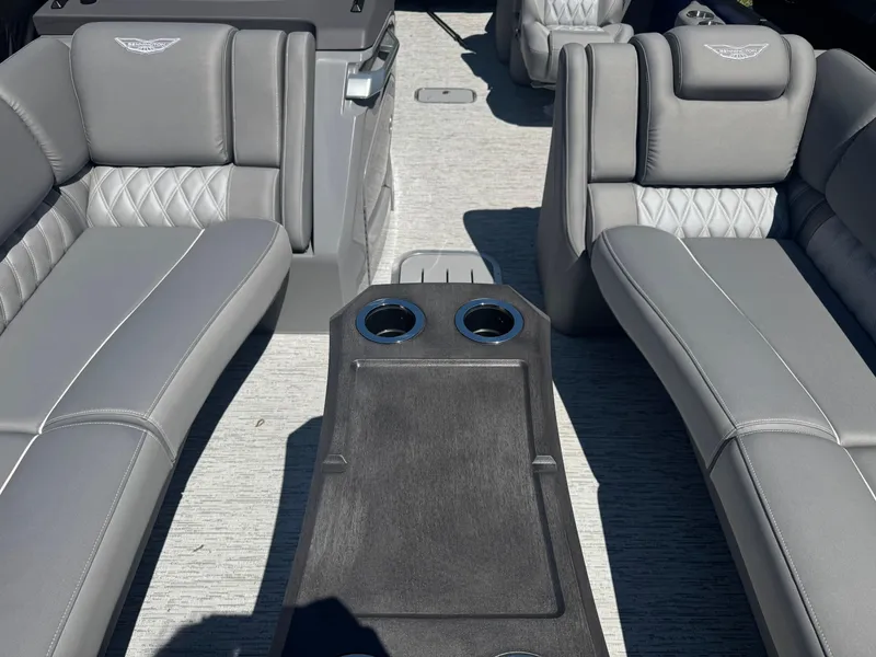 Slide: The Image of Bennington 25RFB-ESP (TC) 2025 - 11