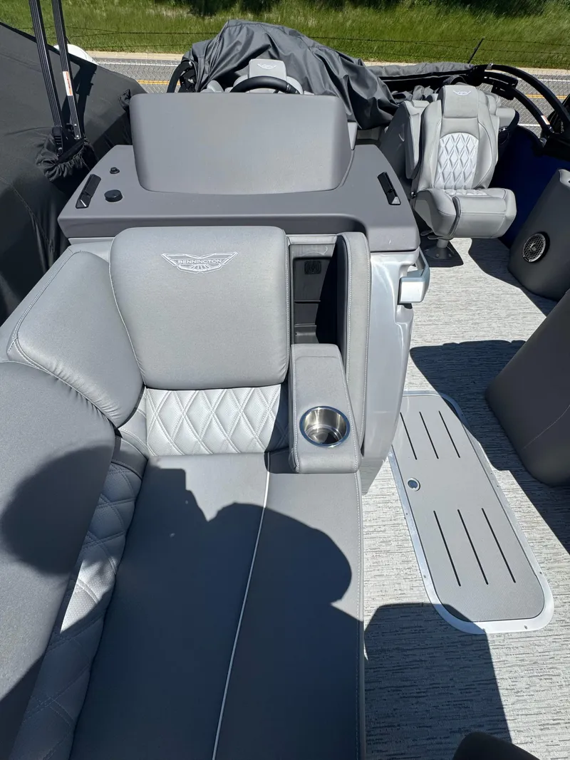 Slide: The Image of Bennington 25RFB-ESP (TC) 2025 - 13