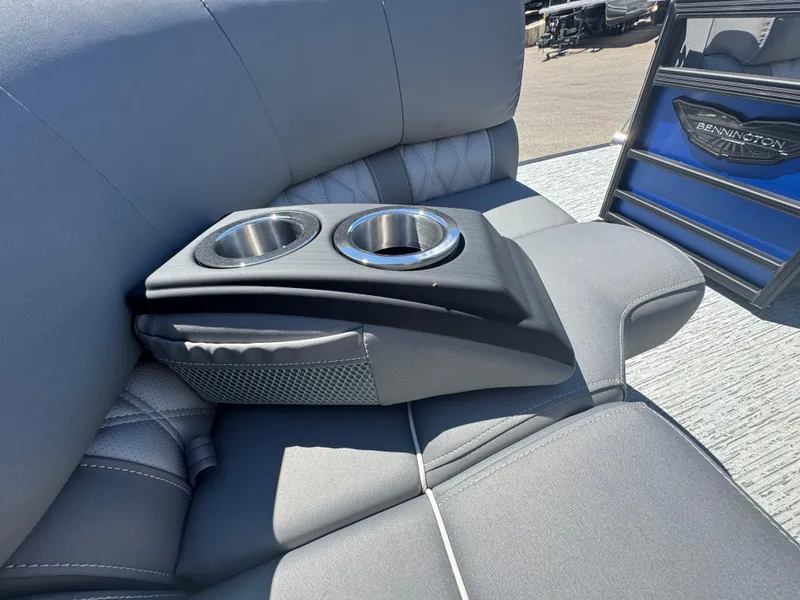 Slide: The Image of Bennington 25RFB-ESP (TC) 2025 - 15