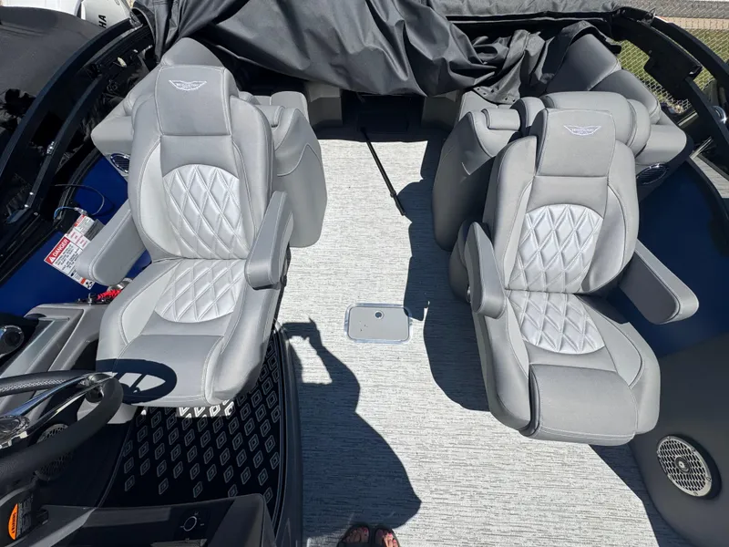 Slide: The Image of Bennington 25RFB-ESP (TC) 2025 - 16