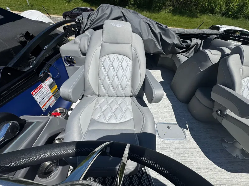 Slide: The Image of Bennington 25RFB-ESP (TC) 2025 - 18