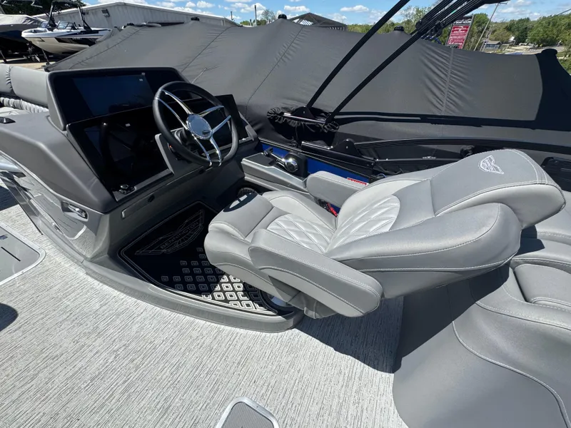 Slide: The Image of Bennington 25RFB-ESP (TC) 2025 - 21