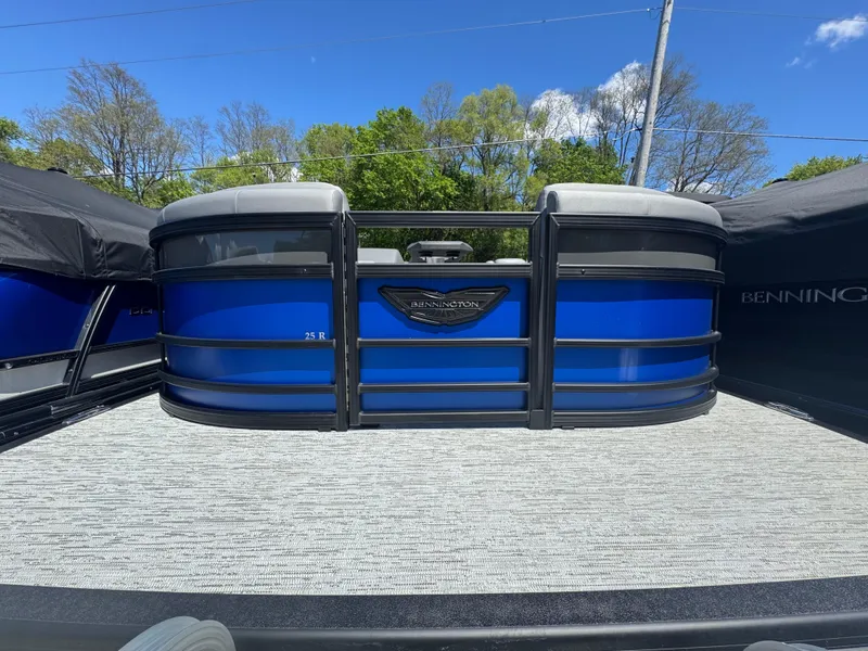 Slide: The Image of Bennington 25RFB-ESP (TC) 2025 - 5