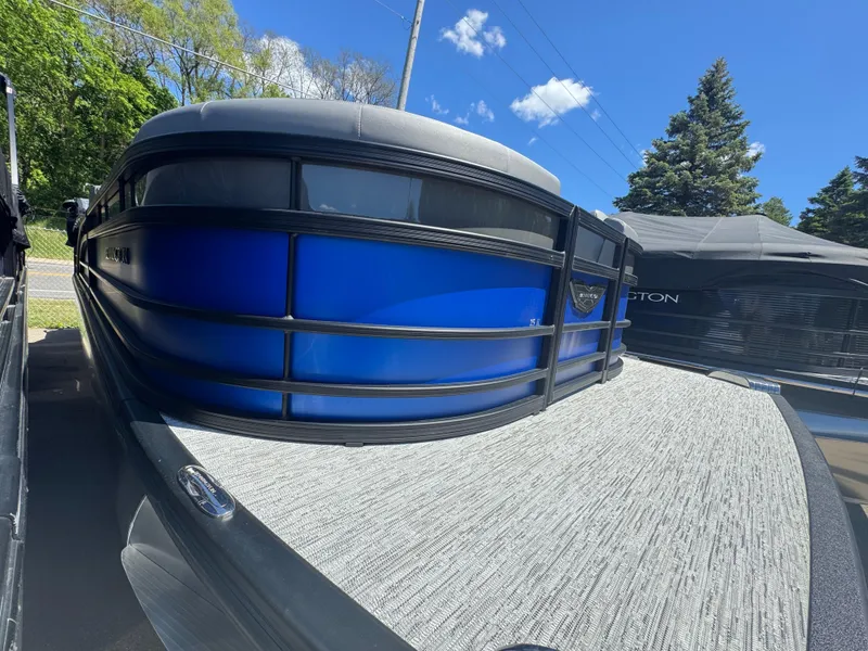 Slide: The Image of Bennington 25RFB-ESP (TC) 2025 - 6