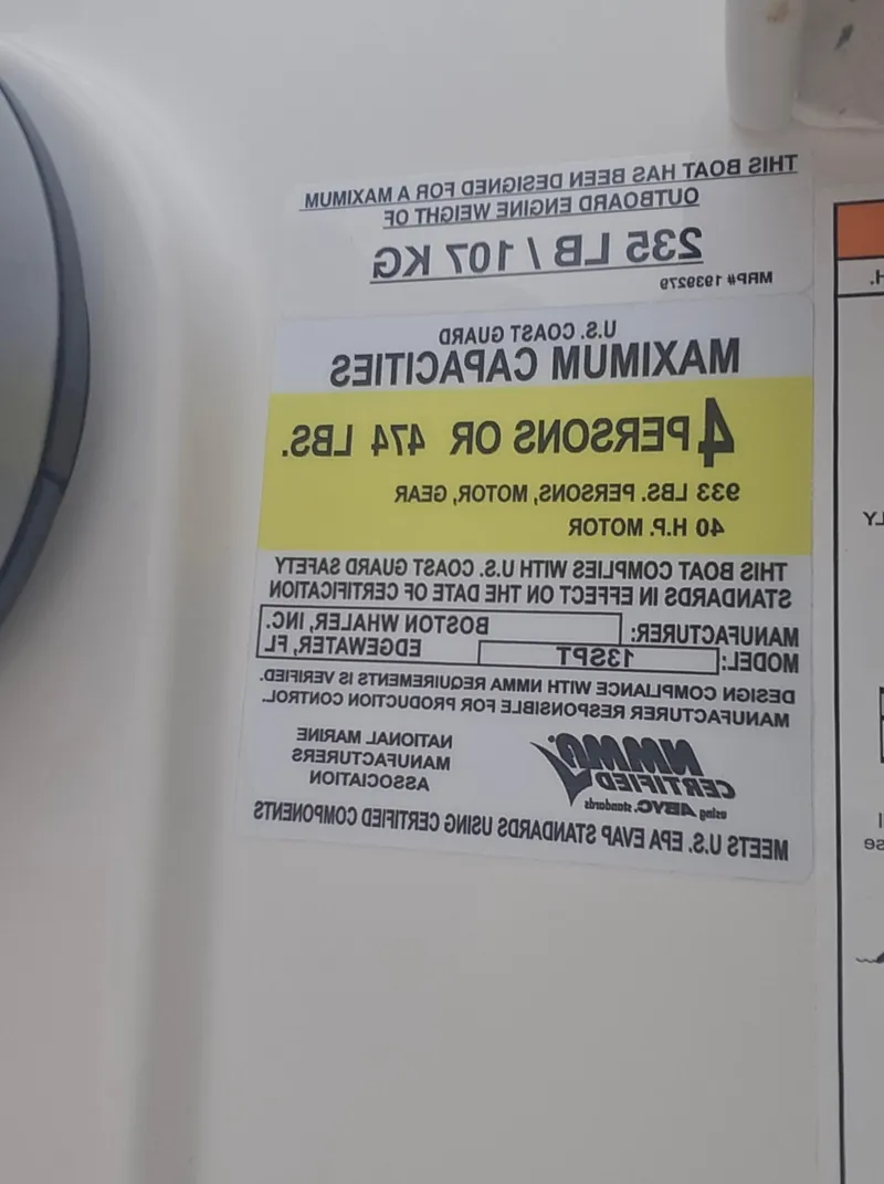 Slide: The Image of Boston Whaler 130 Super Sport 2025 - 10