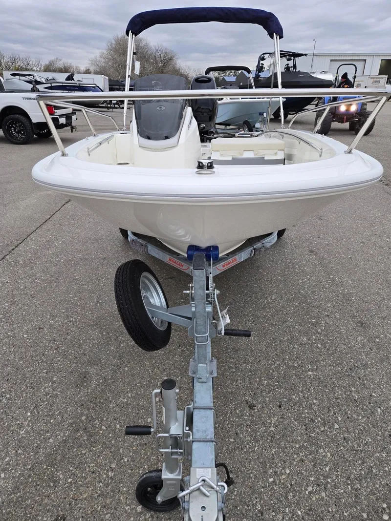 Slide: The Image of Boston Whaler 130 Super Sport 2025 - 4
