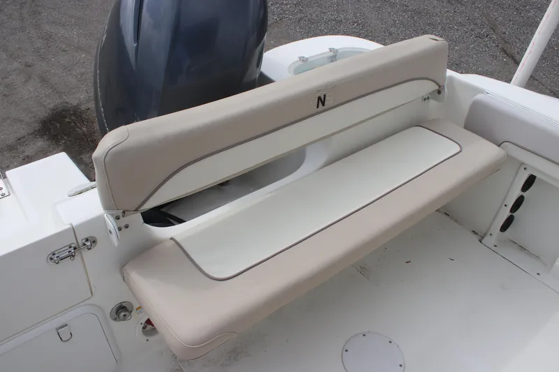 Slide: The Image of 2016 NauticStar 20 XS Offshore boat seat with beige upholstery. - 18
