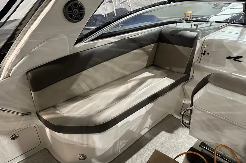 Slide: The Image of Sea Ray 260 Sundancer 2014 - 15