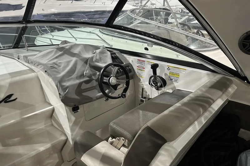 Slide: The Image of Sea Ray 260 Sundancer 2014 - 16