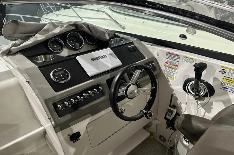 Slide: The Image of Sea Ray 260 Sundancer 2014 - 17