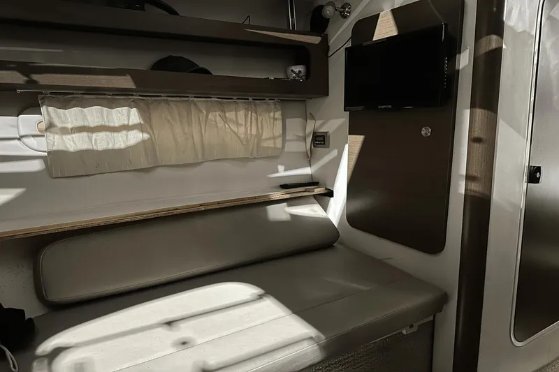 Slide: The Image of Sea Ray 260 Sundancer 2014 - 7