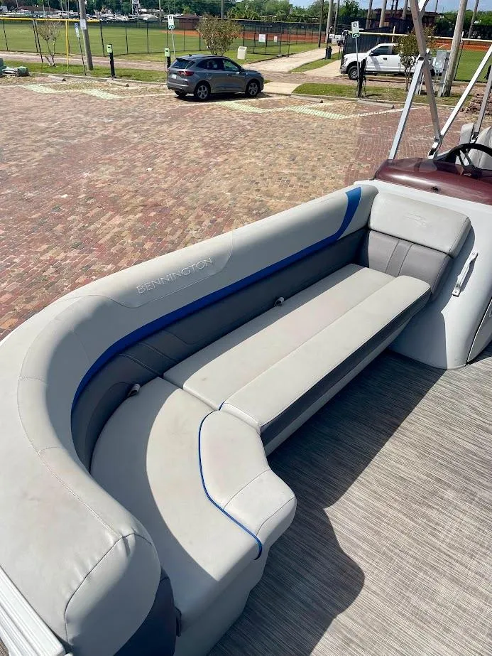 Slide: The Image of 2022 Bennington SX 23 Fishing boat with spacious seating and modern design. - 10