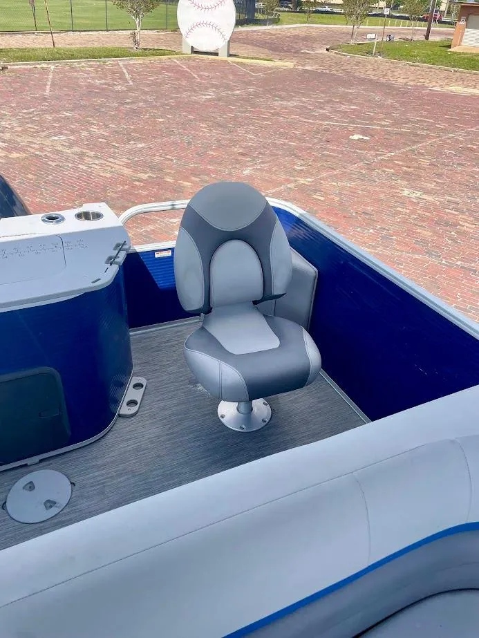Slide: The Image of 2022 Bennington SX 23 Fishing boat with a comfortable swivel seat on deck. - 13