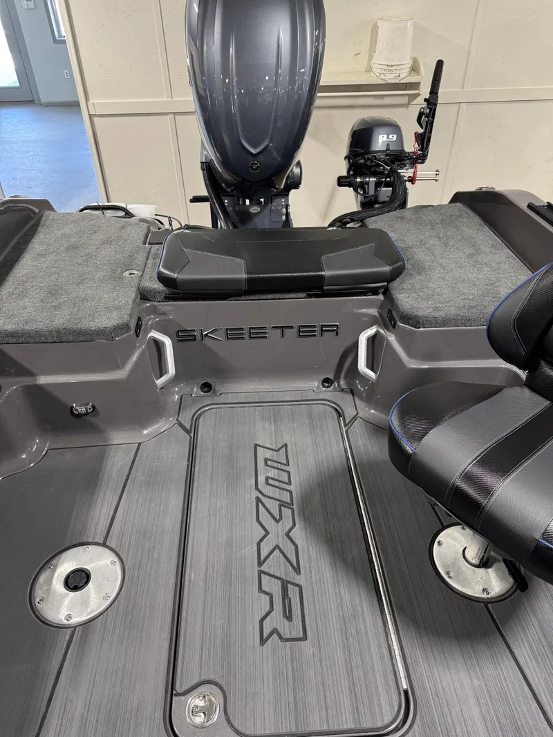 Slide: The Image of 2025 Skeeter WXR 2260 F boat interior with sleek design and modern features. - 16
