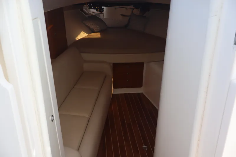 Slide: The Image of Intrepid 377 Walkaround 2006 - 10