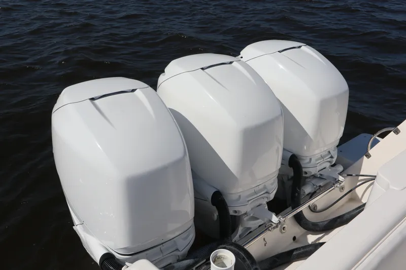 Slide: The Image of Intrepid 377 Walkaround 2006 - 20