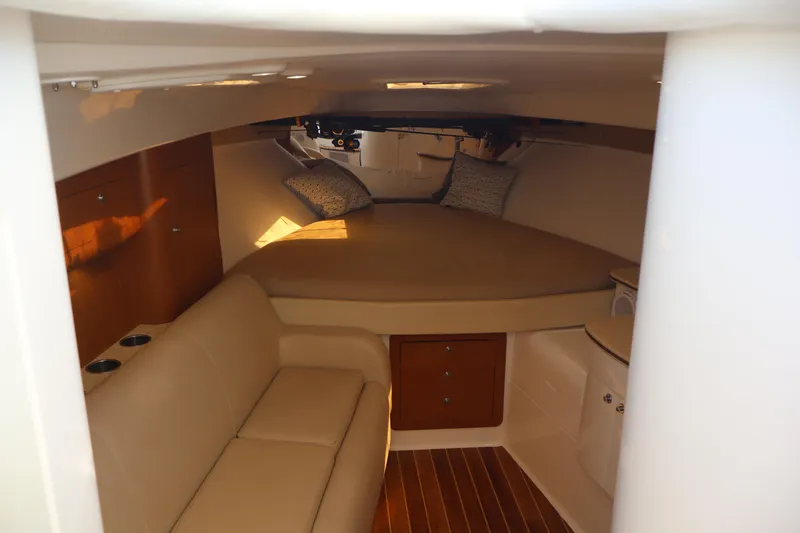 Slide: The Image of Intrepid 377 Walkaround 2006 - 9