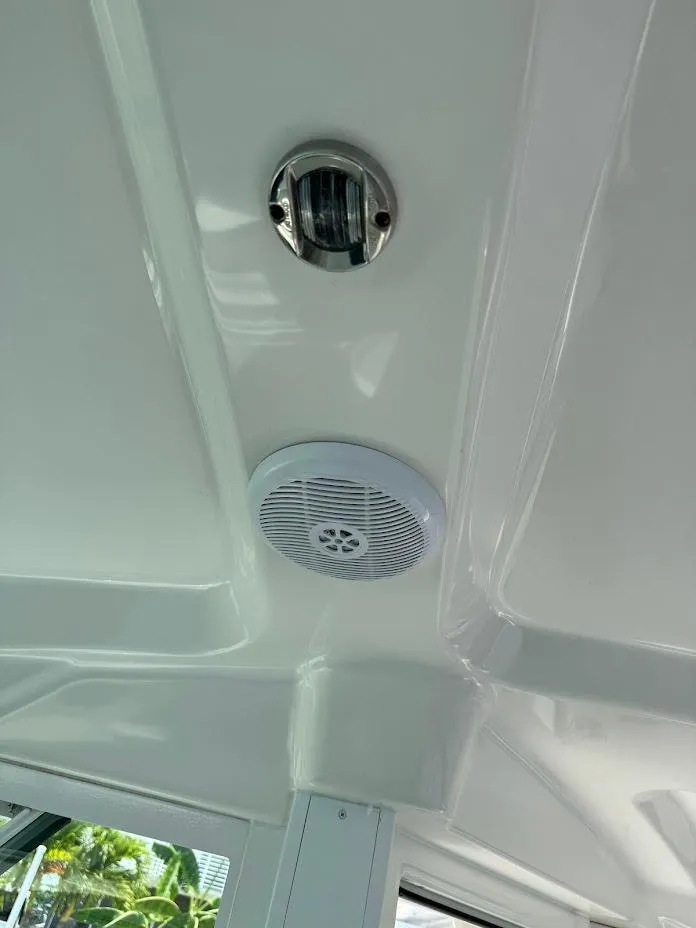 Slide: The Image of Ceiling view of 2006 Sea Ray 40 Motor Yacht with speaker and light fixture. - 39