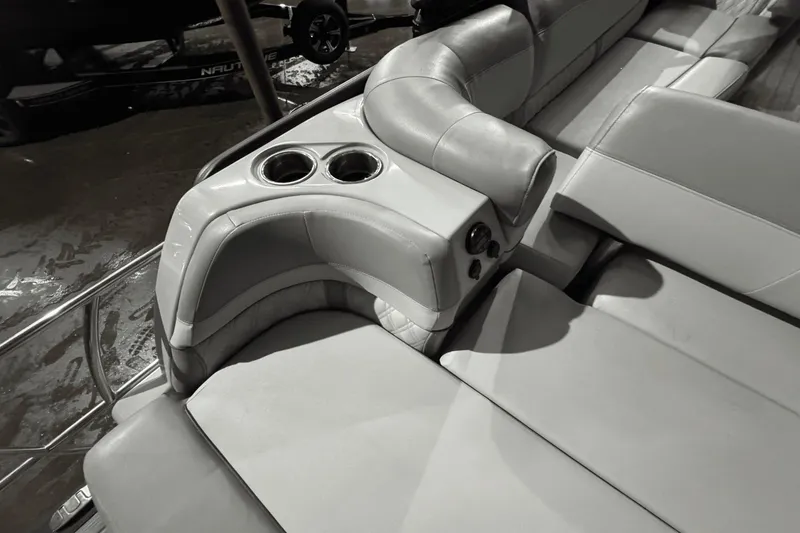 Slide: The Image of Harris Grand Mariner 250 2020 - 14