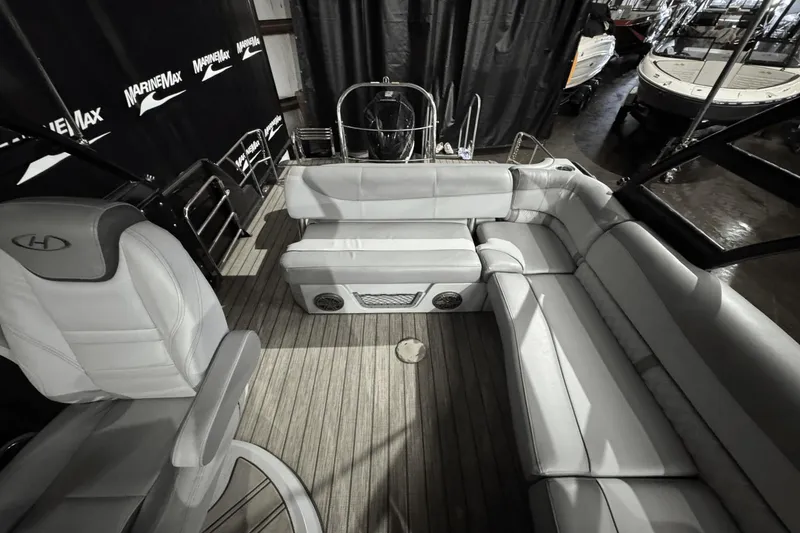 Slide: The Image of Harris Grand Mariner 250 2020 - 15