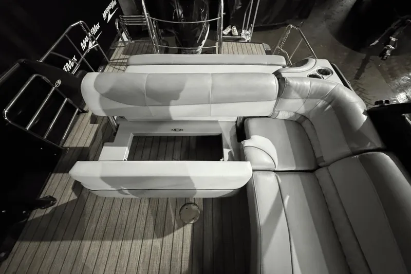 Slide: The Image of Harris Grand Mariner 250 2020 - 17