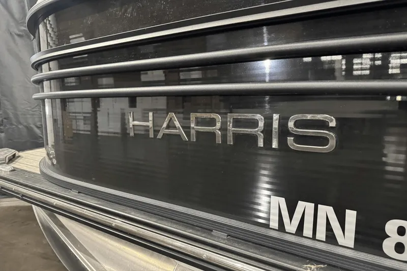 Slide: The Image of Harris Grand Mariner 250 2020 - 2