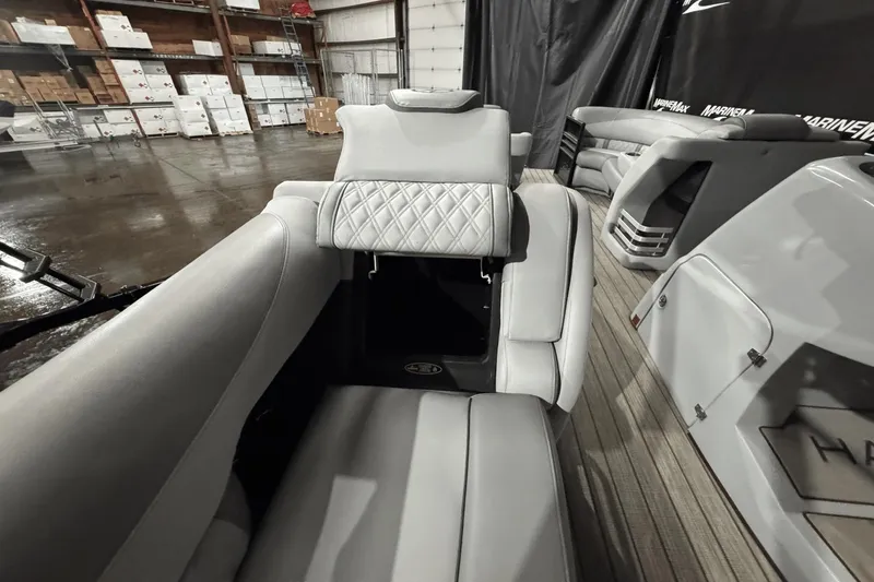 Slide: The Image of Harris Grand Mariner 250 2020 - 21