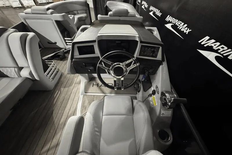 Slide: The Image of Harris Grand Mariner 250 2020 - 23