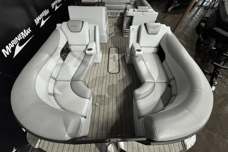 Slide: The Image of Harris Grand Mariner 250 2020 - 42