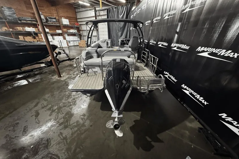 Slide: The Image of Harris Grand Mariner 250 2020 - 5