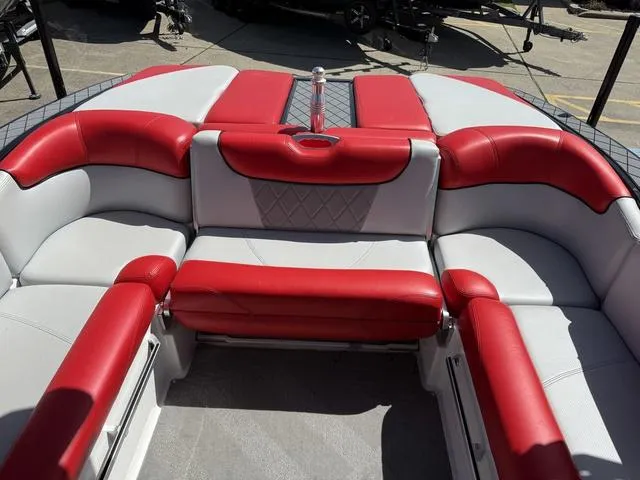 Slide: The Image of MasterCraft X30 2015 - 12