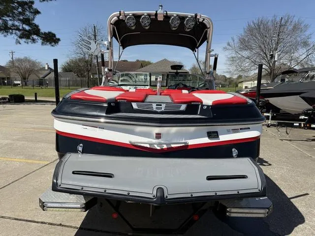 Slide: The Image of MasterCraft X30 2015 - 24