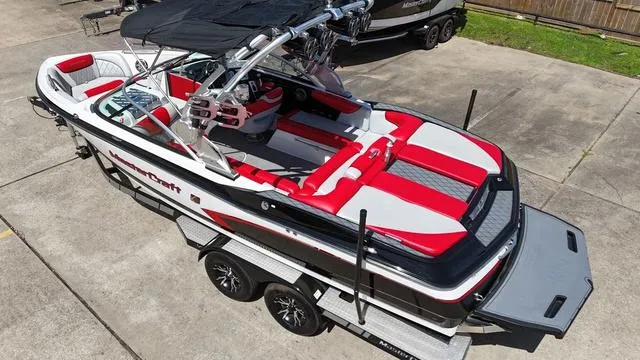 Slide: The Image of MasterCraft X30 2015 - 3