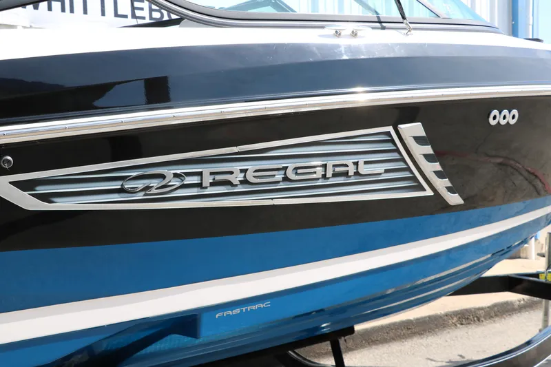 Slide: The Image of Regal 23 RX Surf 2018 - 50