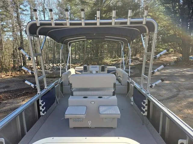 Slide: The Image of Angler 822 Troll 2017 - 4