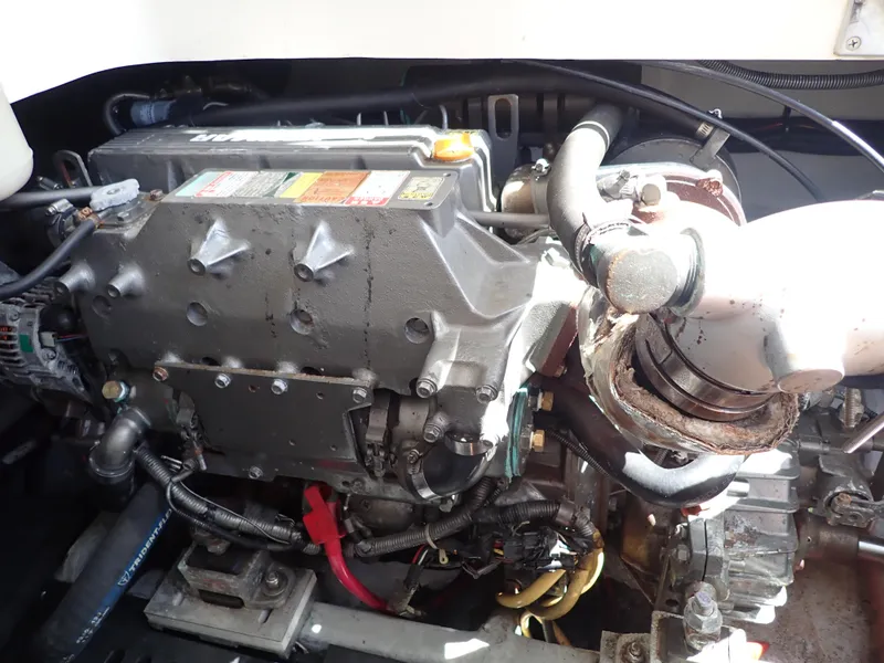 Slide: The Image of Engine of 2004 Mainship 34 Rum Runner II boat, detailed view. - 44