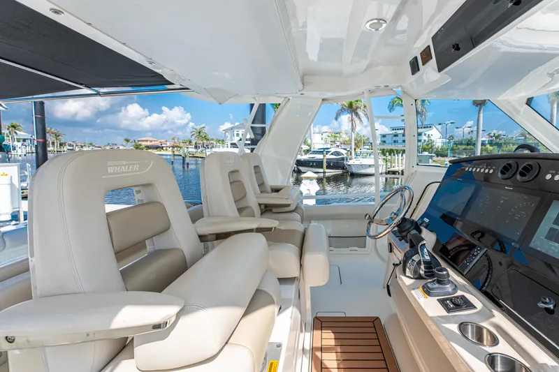 Slide: The Image of Boston Whaler 420 Outrage 2019 - 105