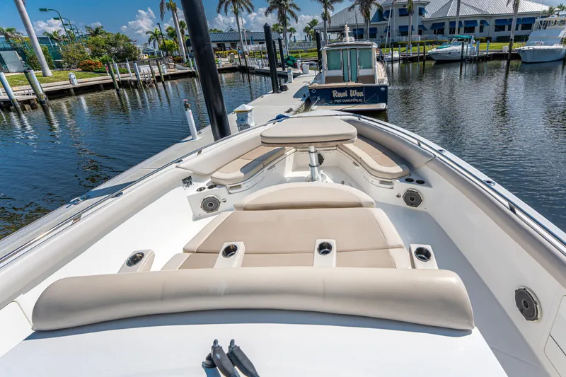 Slide: The Image of Boston Whaler 420 Outrage 2019 - 121