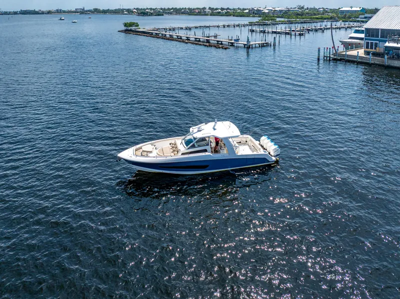 Slide: The Image of Boston Whaler 420 Outrage 2019 - 85