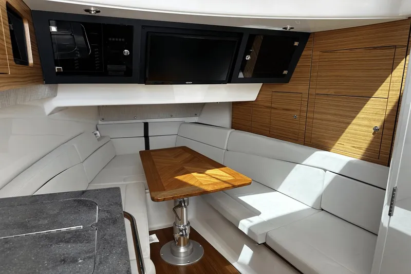 Slide: The Image of Boston Whaler 380 Realm 2021 - 33