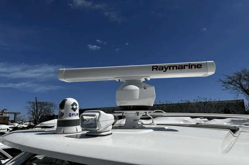 Slide: The Image of Boston Whaler 380 Realm 2021 - 40