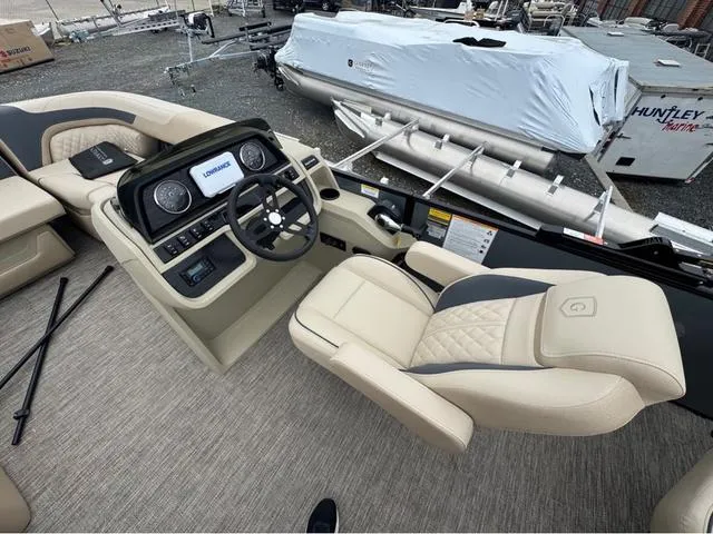 Slide: The Image of Godfrey Sweetwater 2286 QS Tritoon - Yamaha 150 2025 - 12