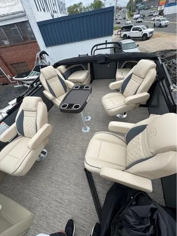 Slide: The Image of Godfrey Sweetwater 2286 QS Tritoon - Yamaha 150 2025 - 3