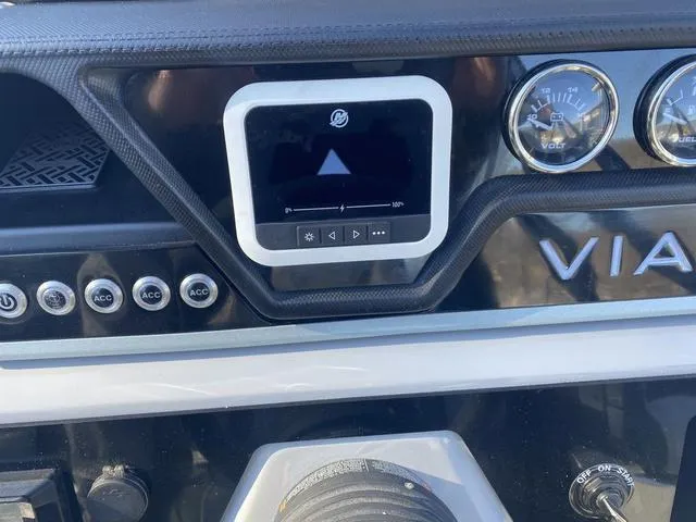 Slide: The Image of Viaggio Lago V-16U Bi- Toon 2024 - 10