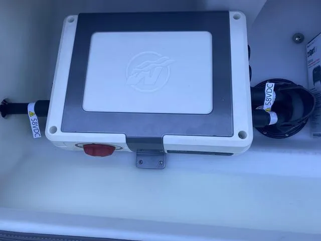 Slide: The Image of Viaggio Lago V-16U Bi- Toon 2024 - 11